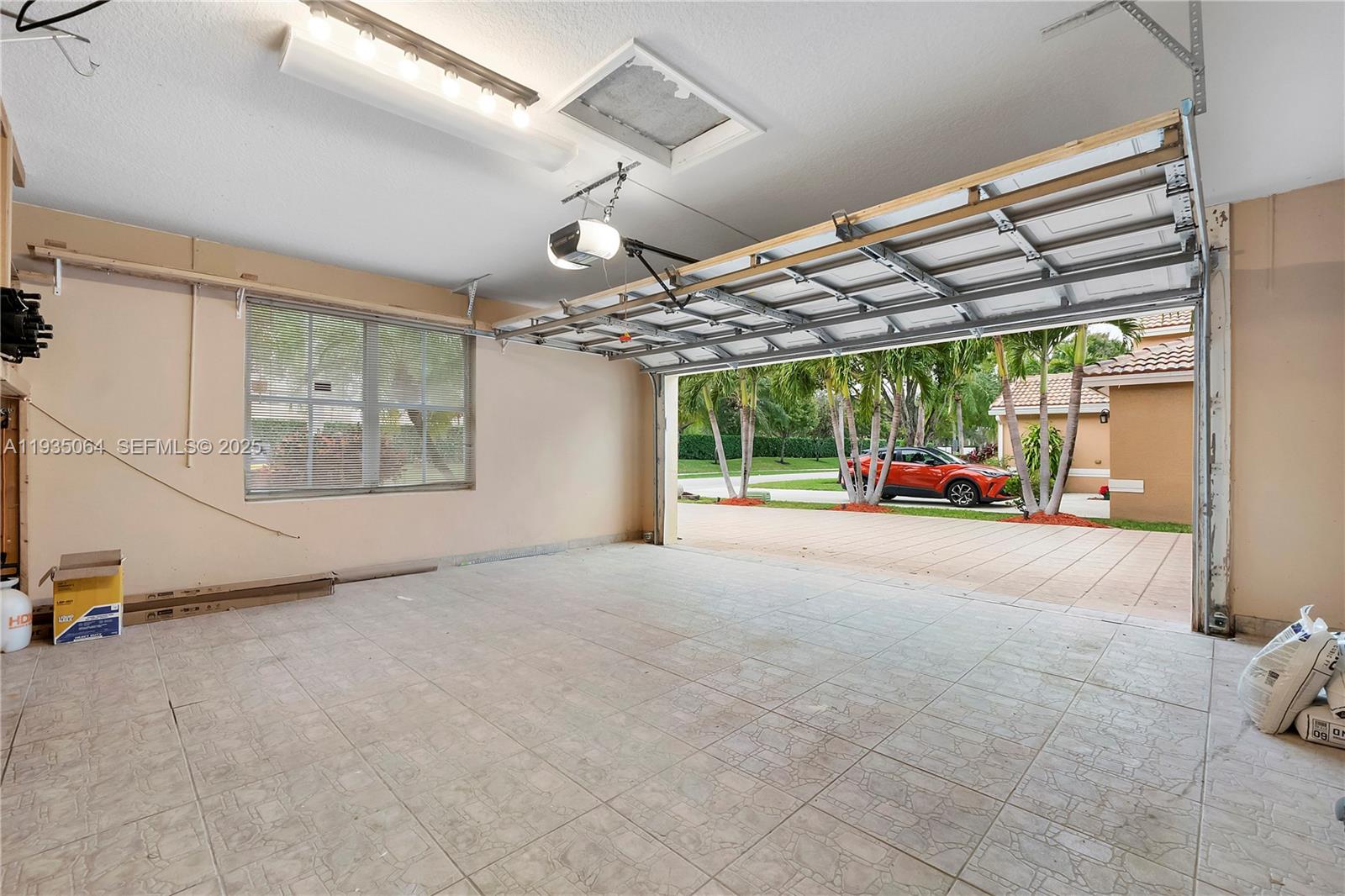 COCO LAKES - Residential