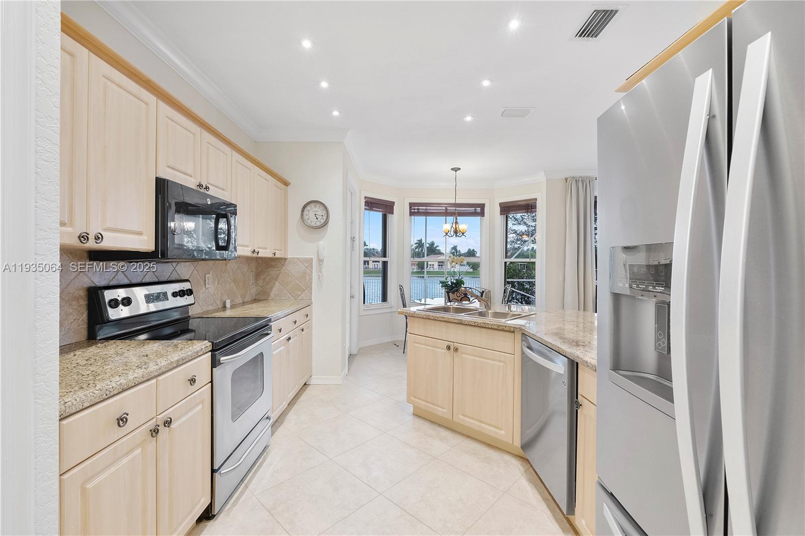 COCO LAKES - Residential