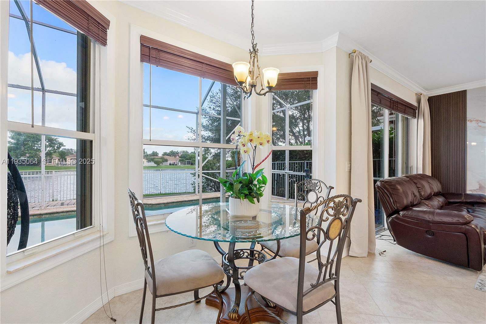 COCO LAKES - Residential