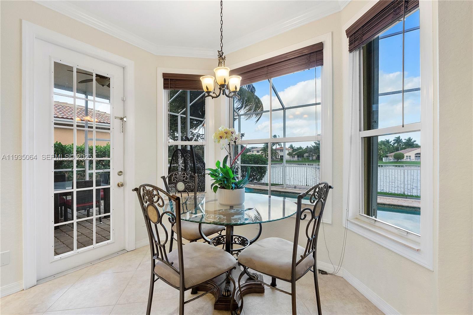 COCO LAKES - Residential