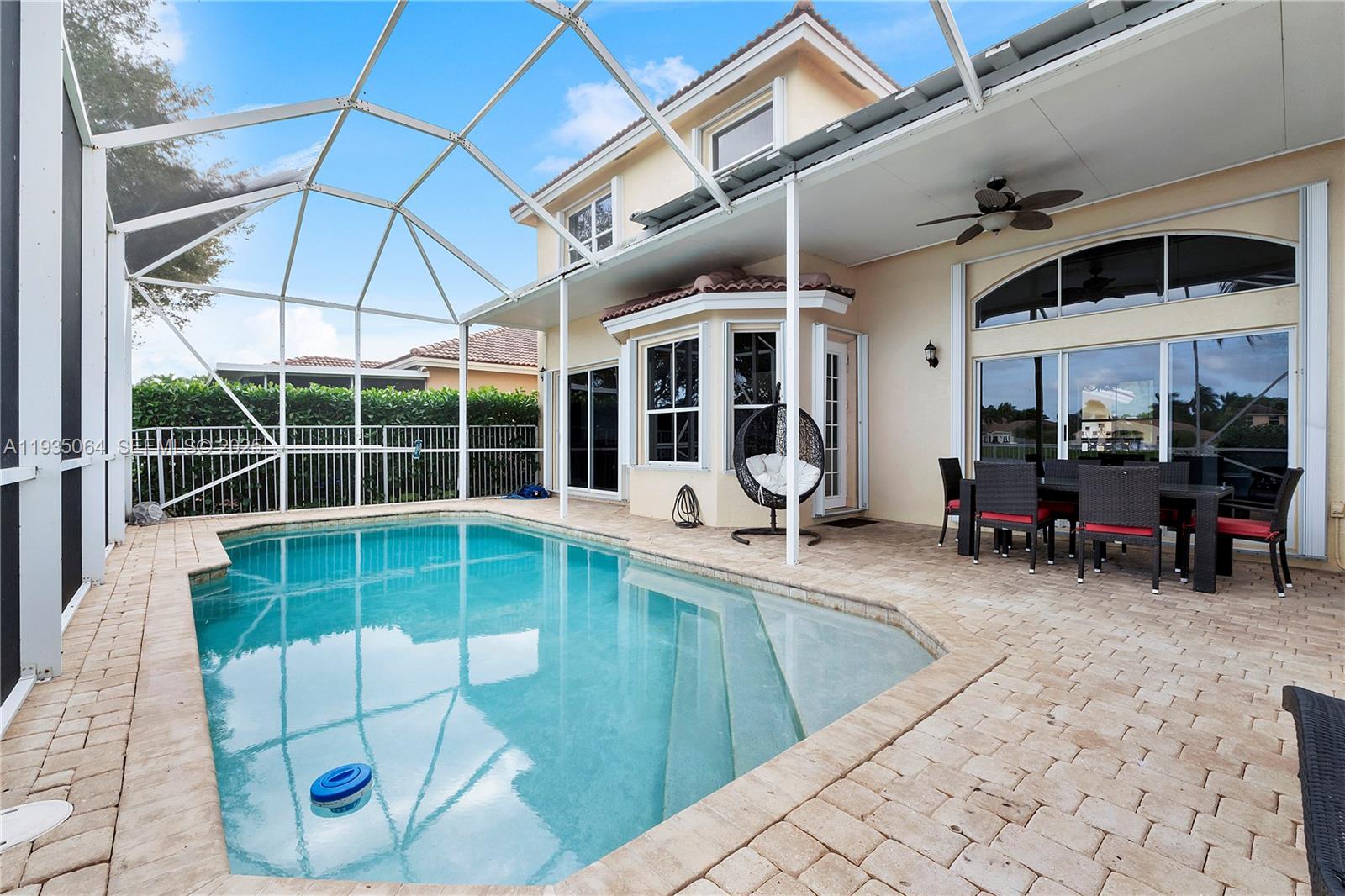 COCO LAKES - Residential