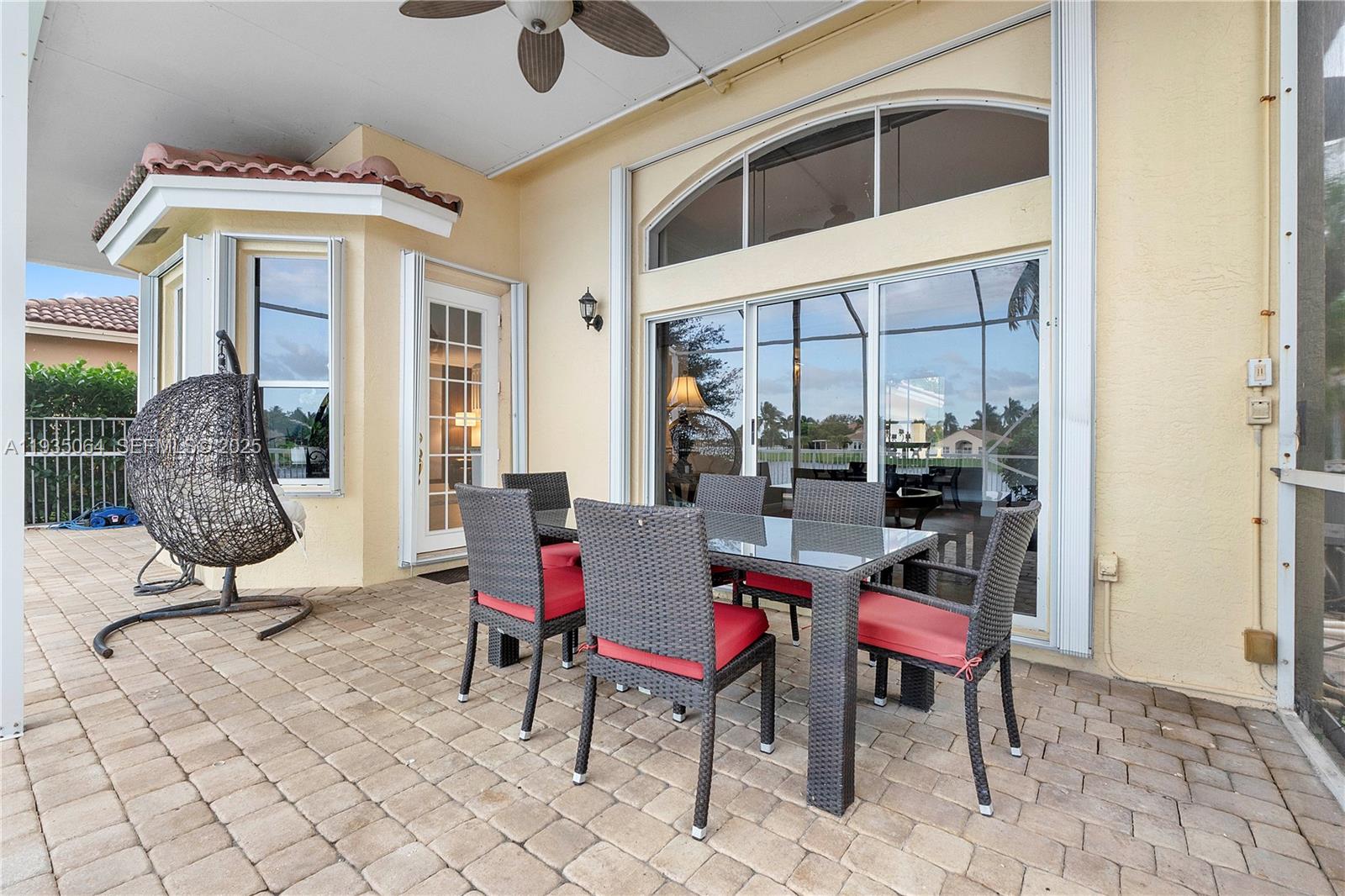 COCO LAKES - Residential