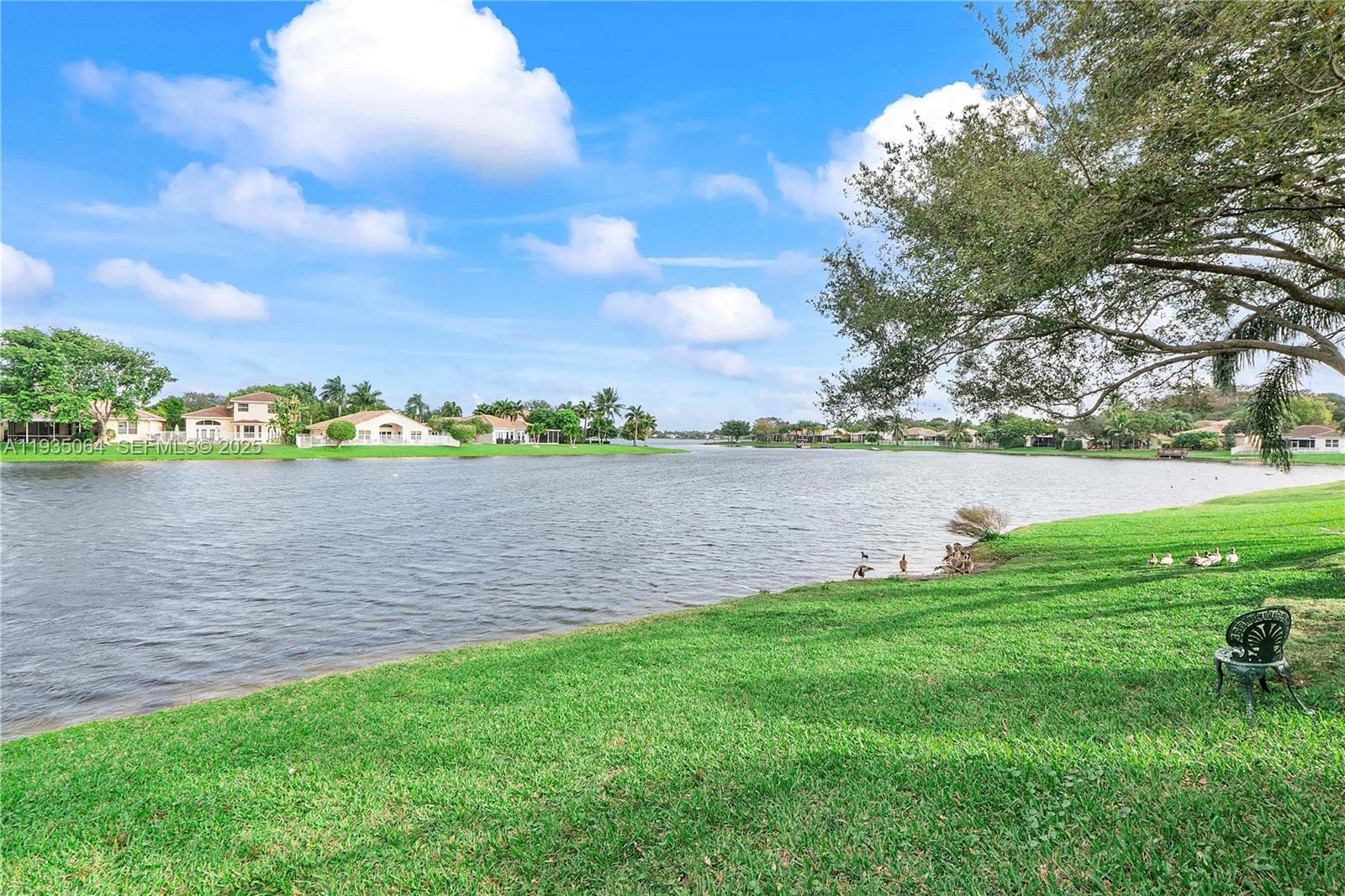 COCO LAKES - Residential