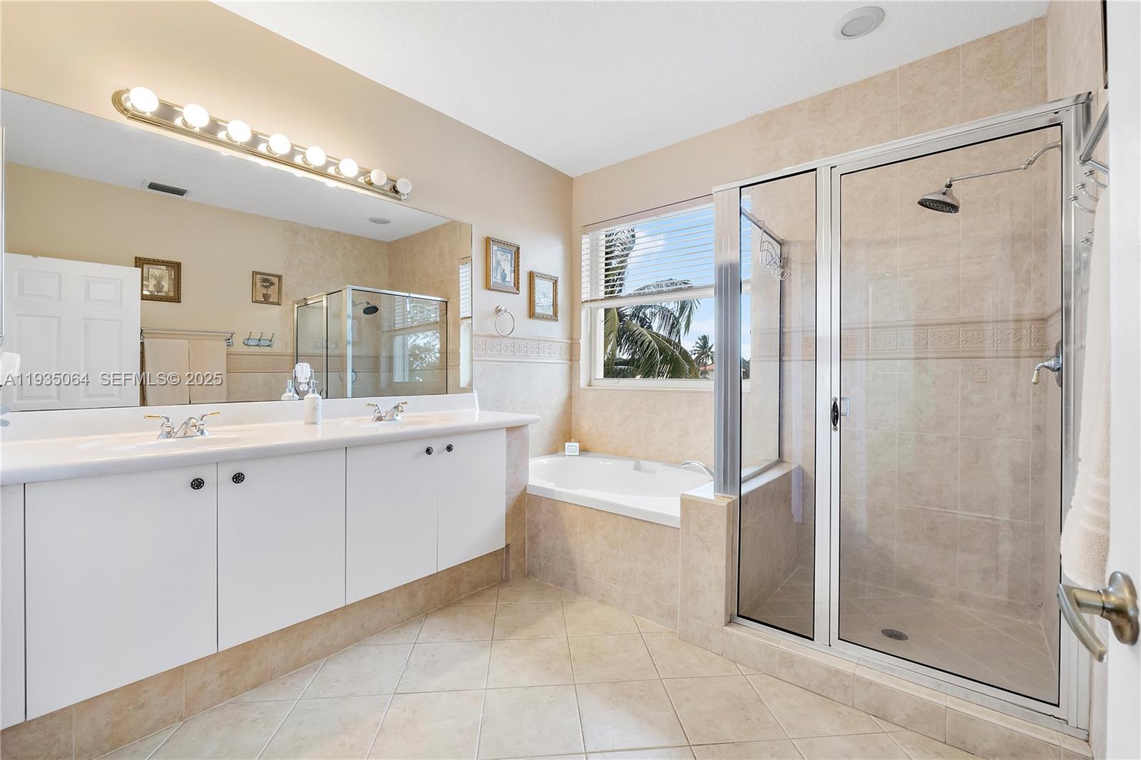 COCO LAKES - Residential