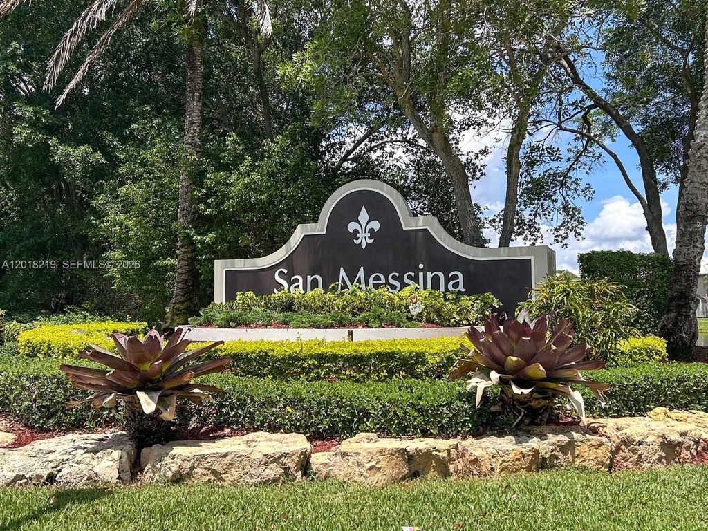 Photo of 2042 Madeira Dr, Weston, FL 33327 (MLS # A12018219)