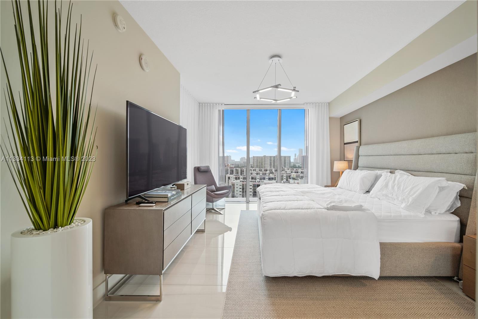 PARQUE TOWERS CONDO - Residential Lease