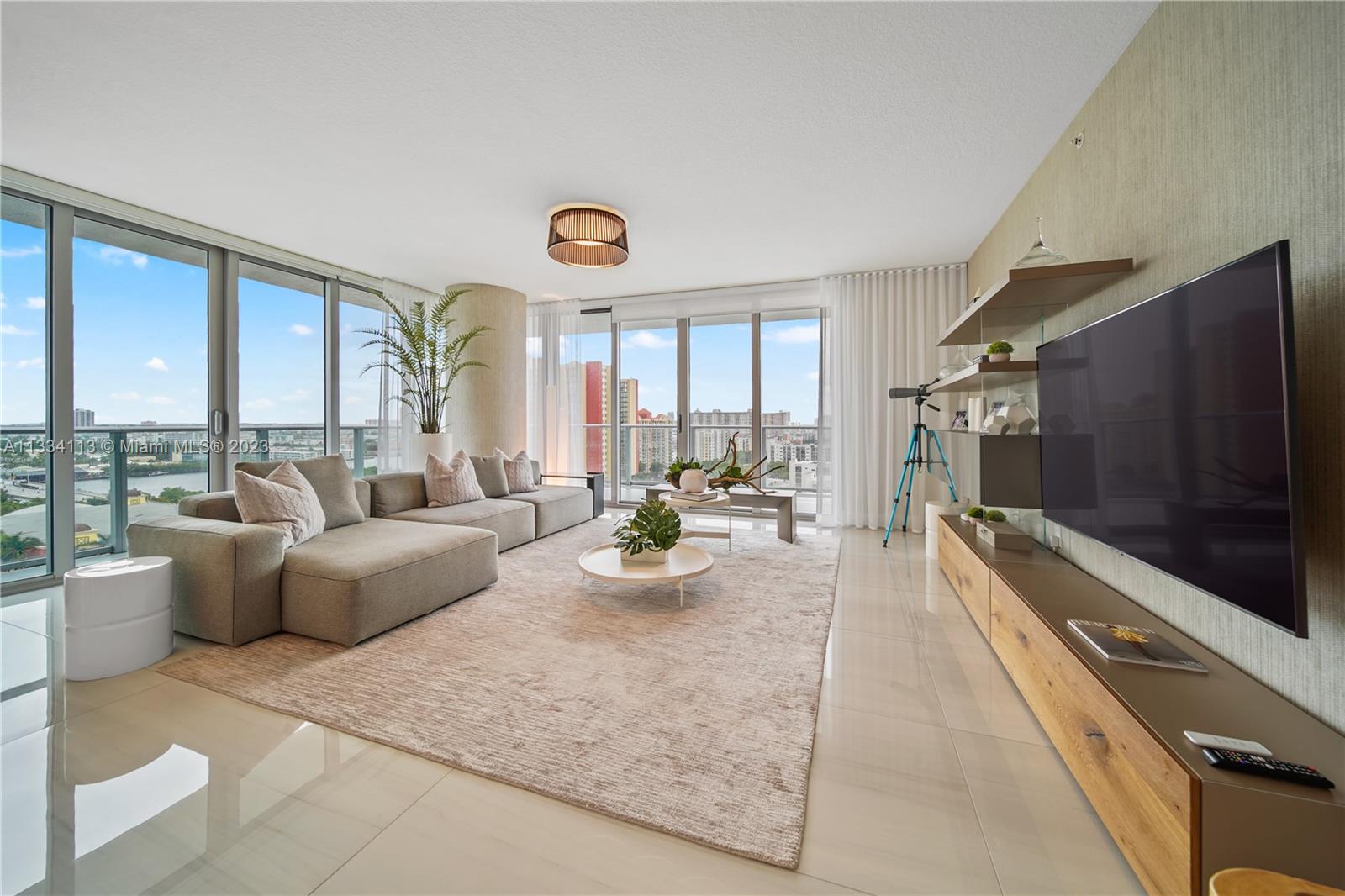 PARQUE TOWERS CONDO - Residential Lease