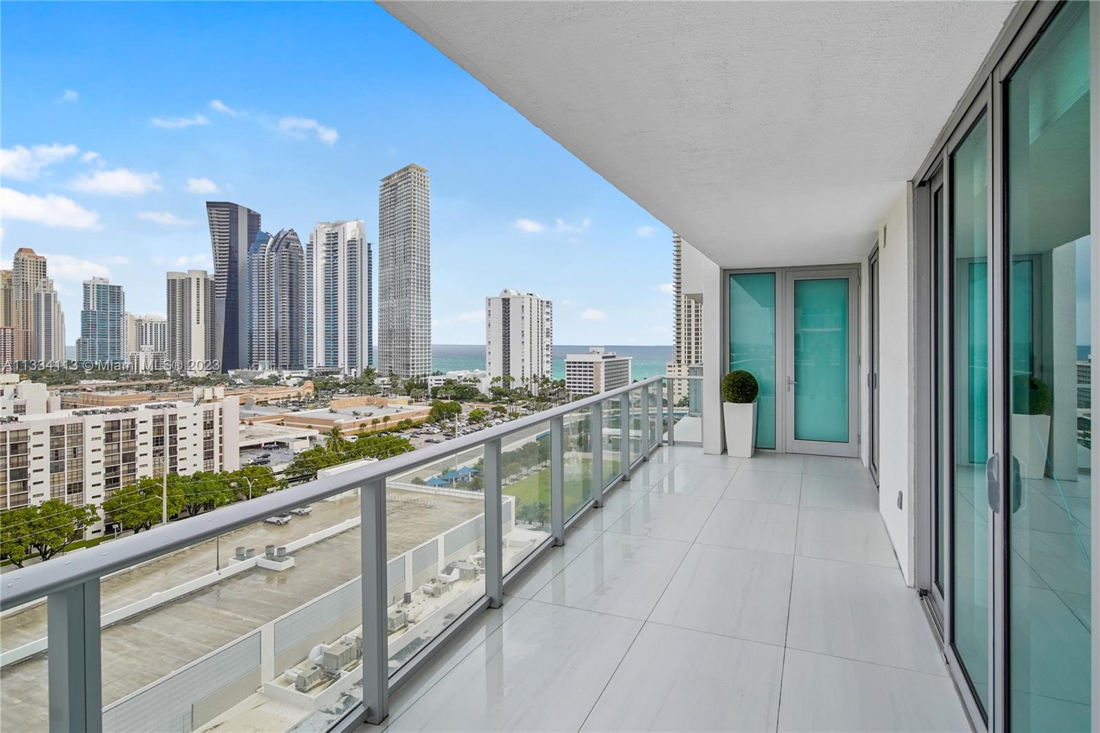 PARQUE TOWERS CONDO - Residential Lease