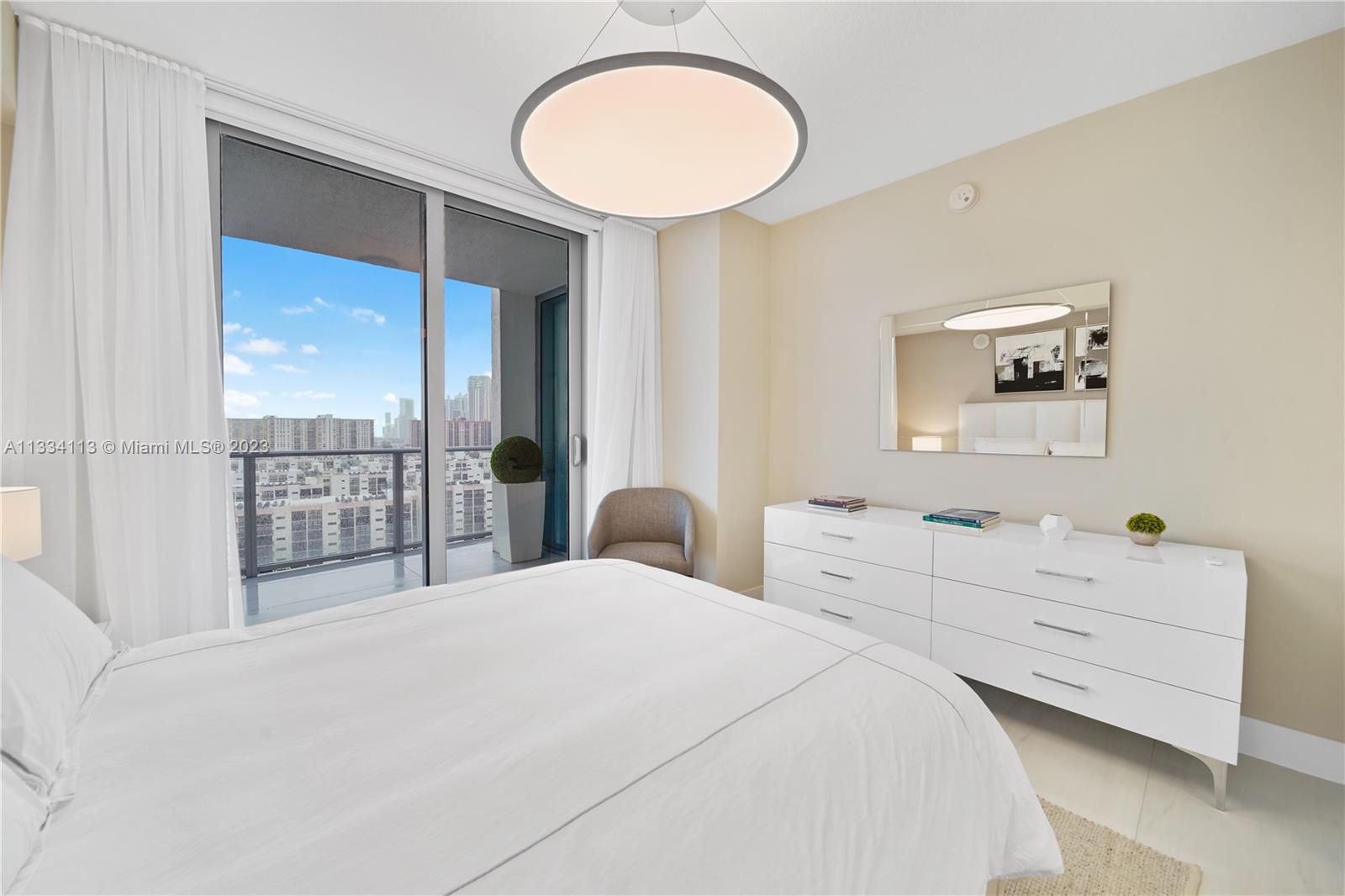 PARQUE TOWERS CONDO - Residential Lease