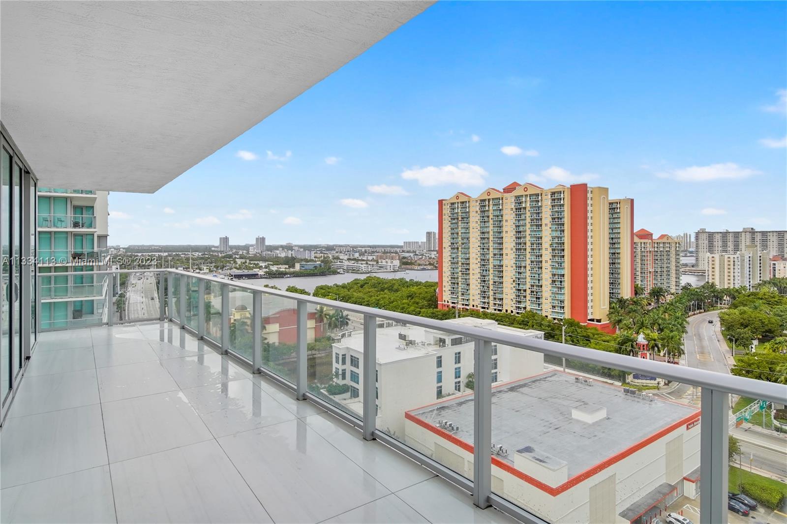 PARQUE TOWERS CONDO - Residential Lease