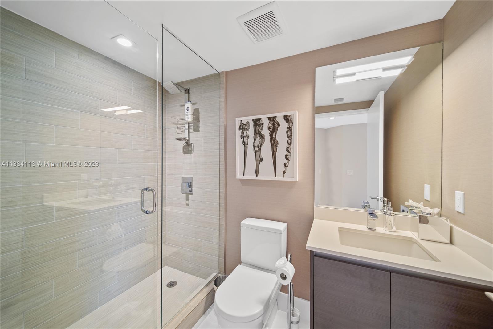 PARQUE TOWERS CONDO - Residential Lease