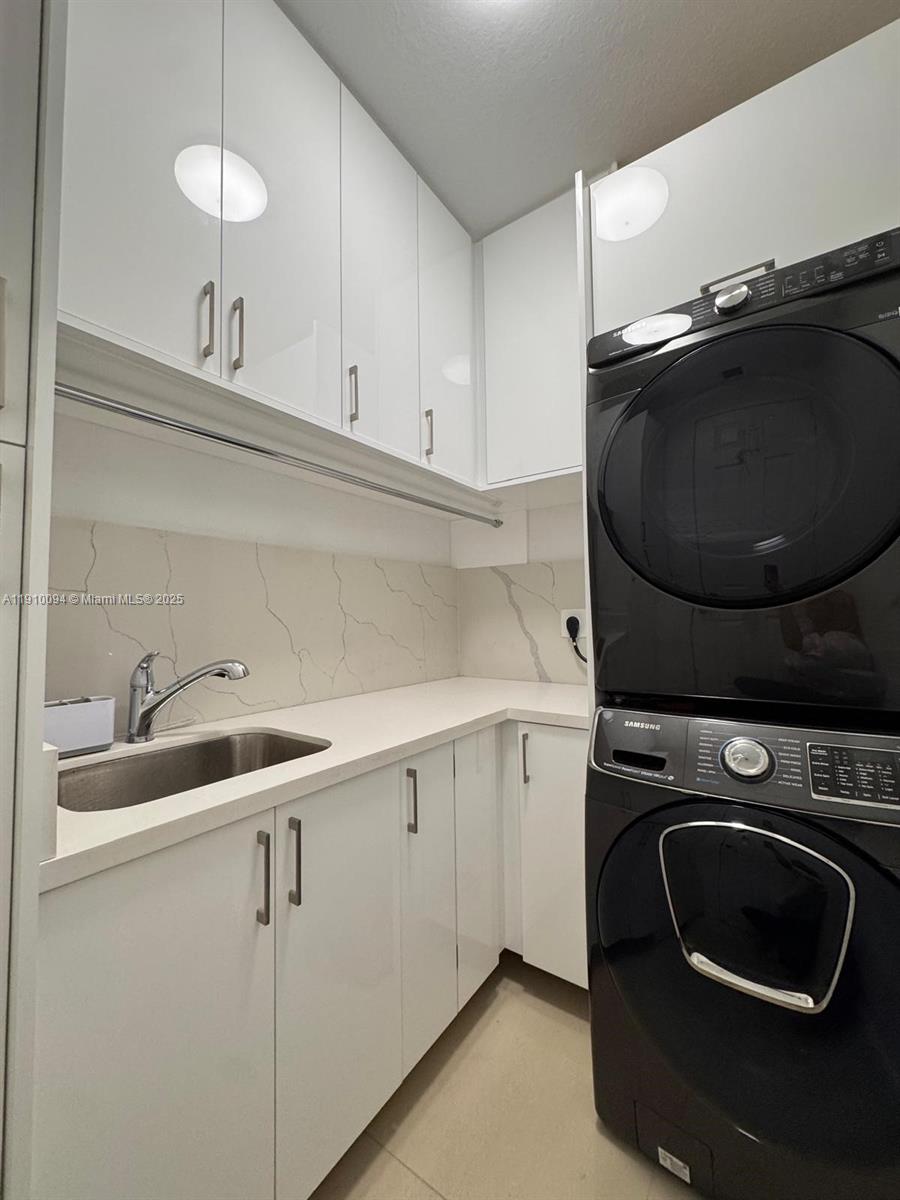 DORAL BREEZE - Residential Lease