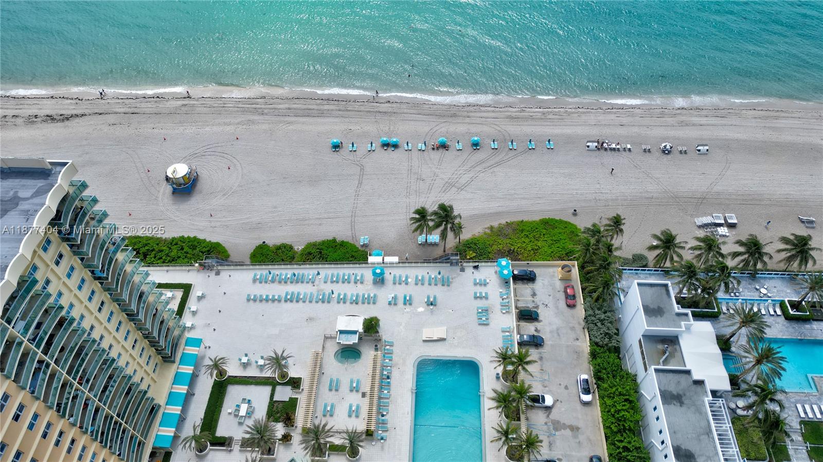 WAVE CONDO - Residential