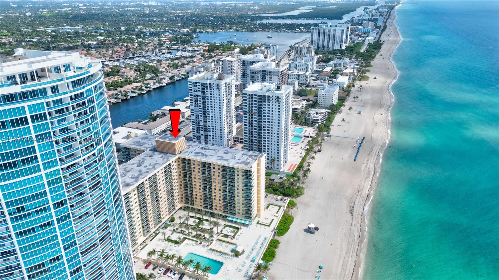 WAVE CONDO - Residential