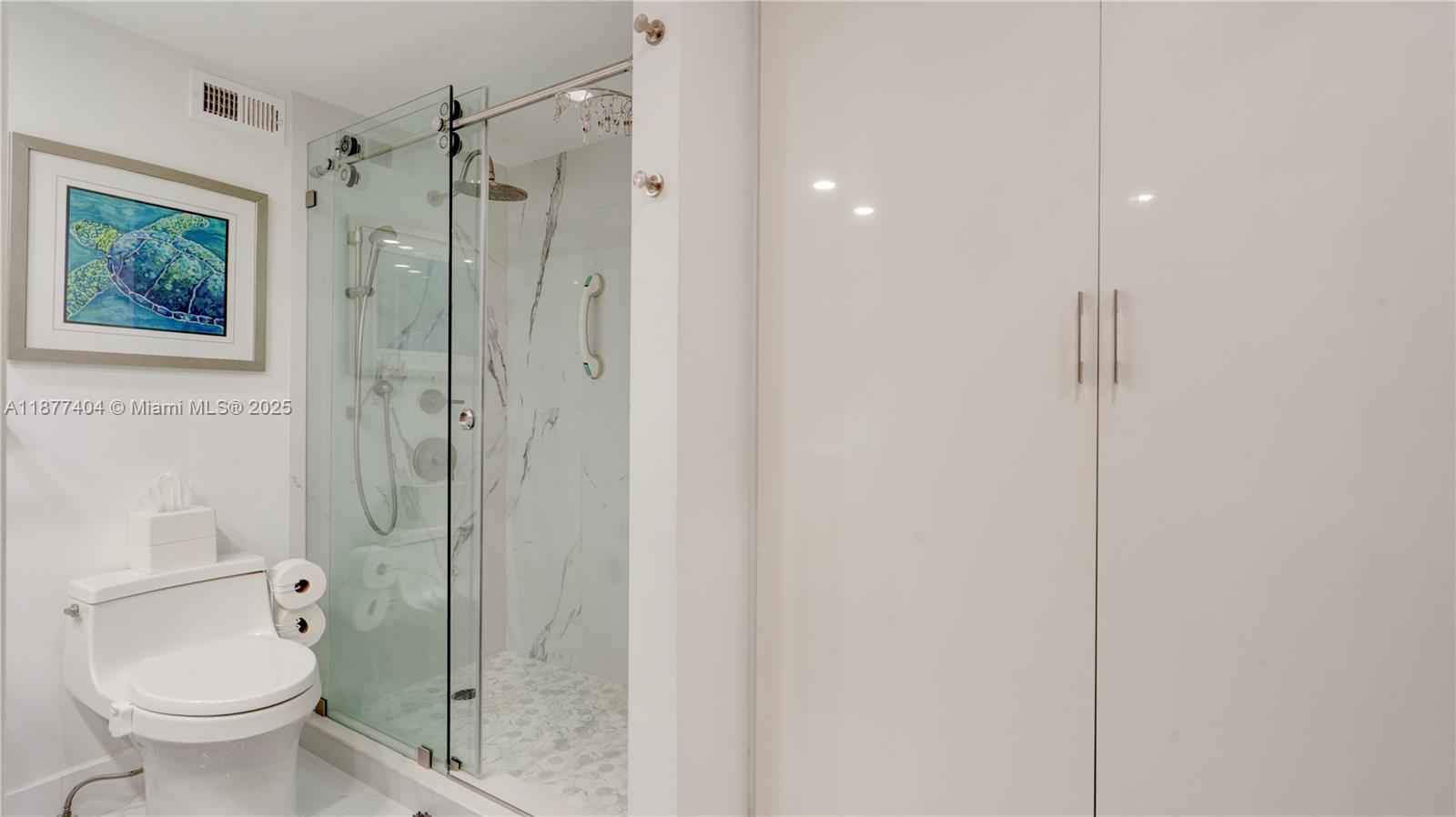 WAVE CONDO - Residential