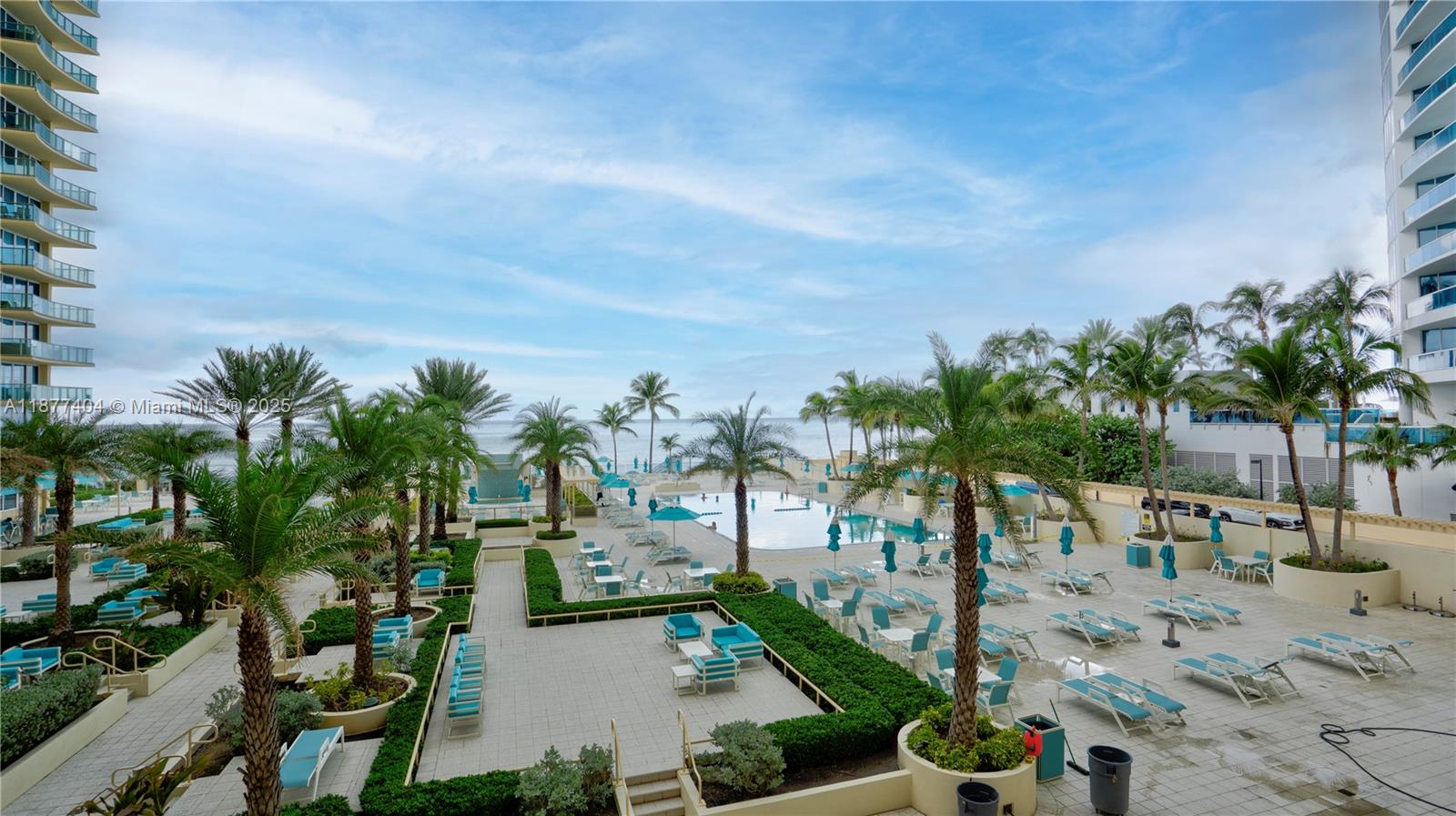 WAVE CONDO - Residential