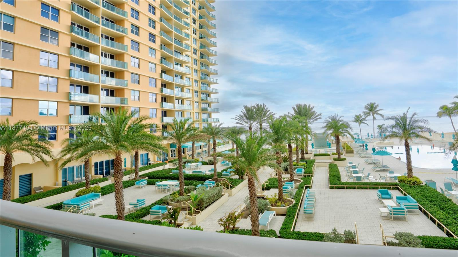 WAVE CONDO - Residential