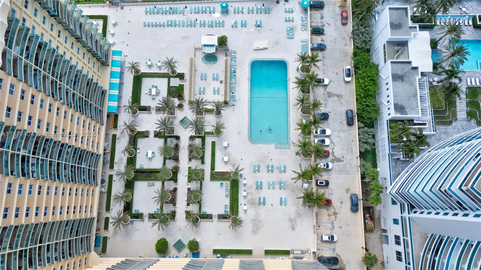 WAVE CONDO - Residential