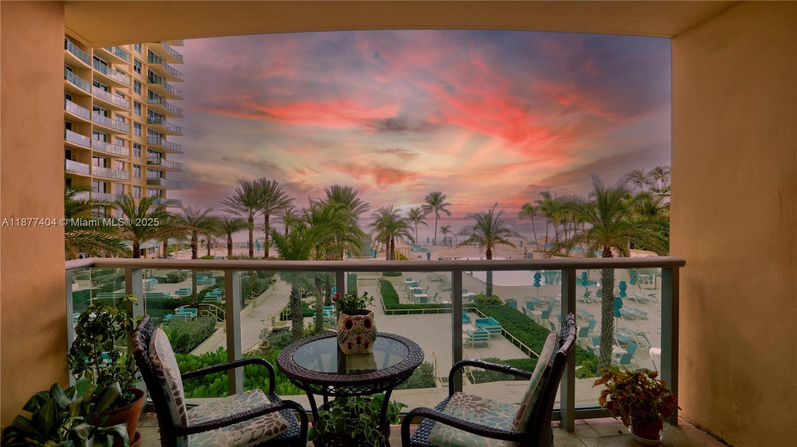 WAVE CONDO - Residential