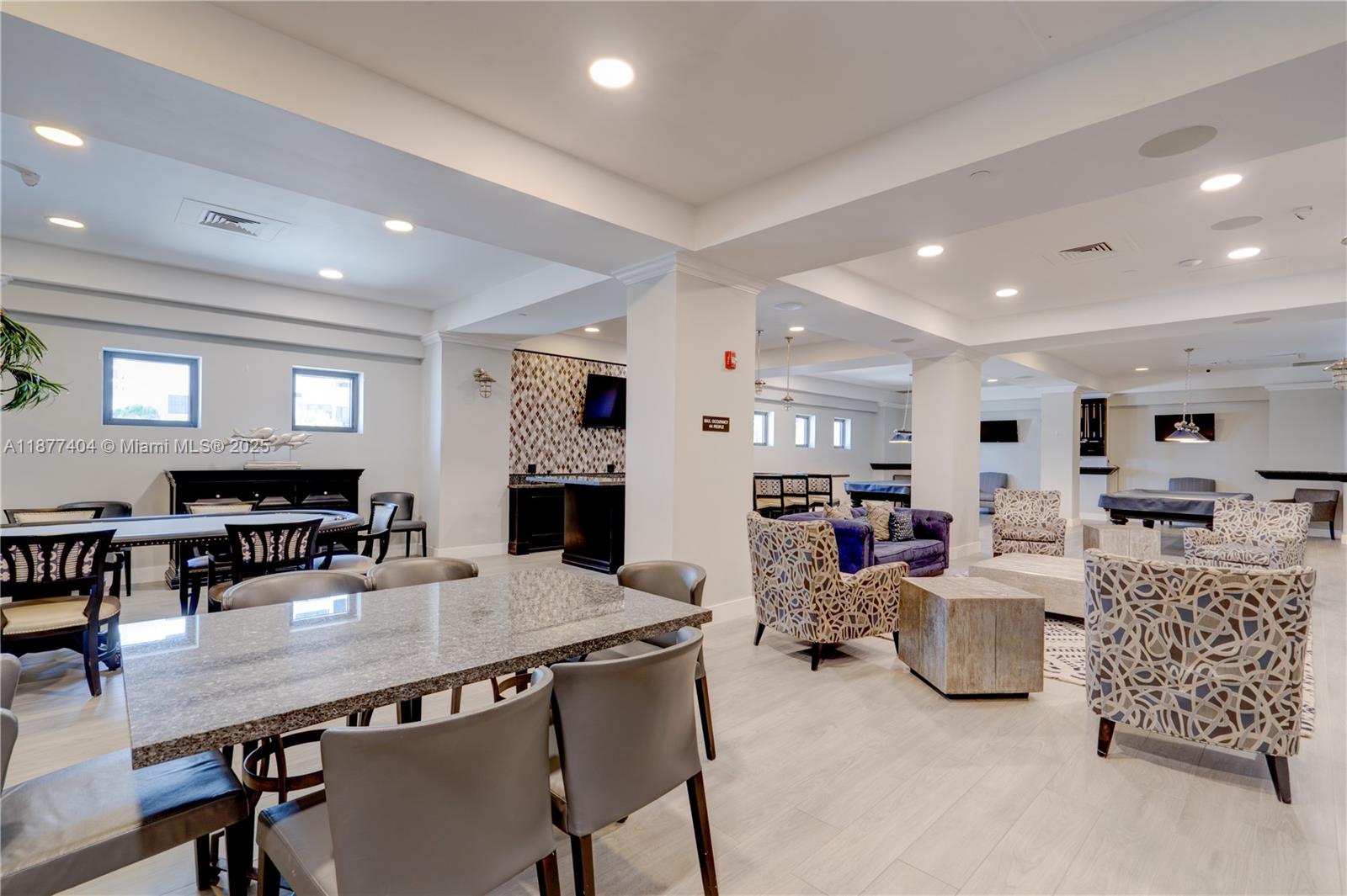 WAVE CONDO - Residential