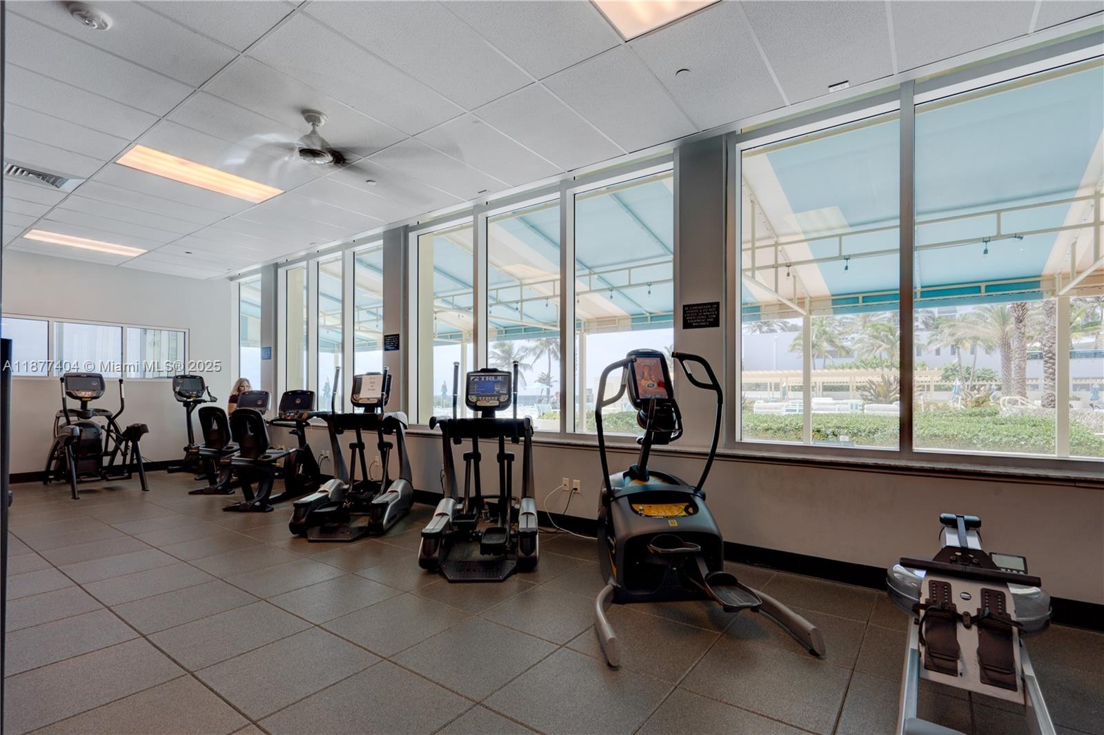 WAVE CONDO - Residential