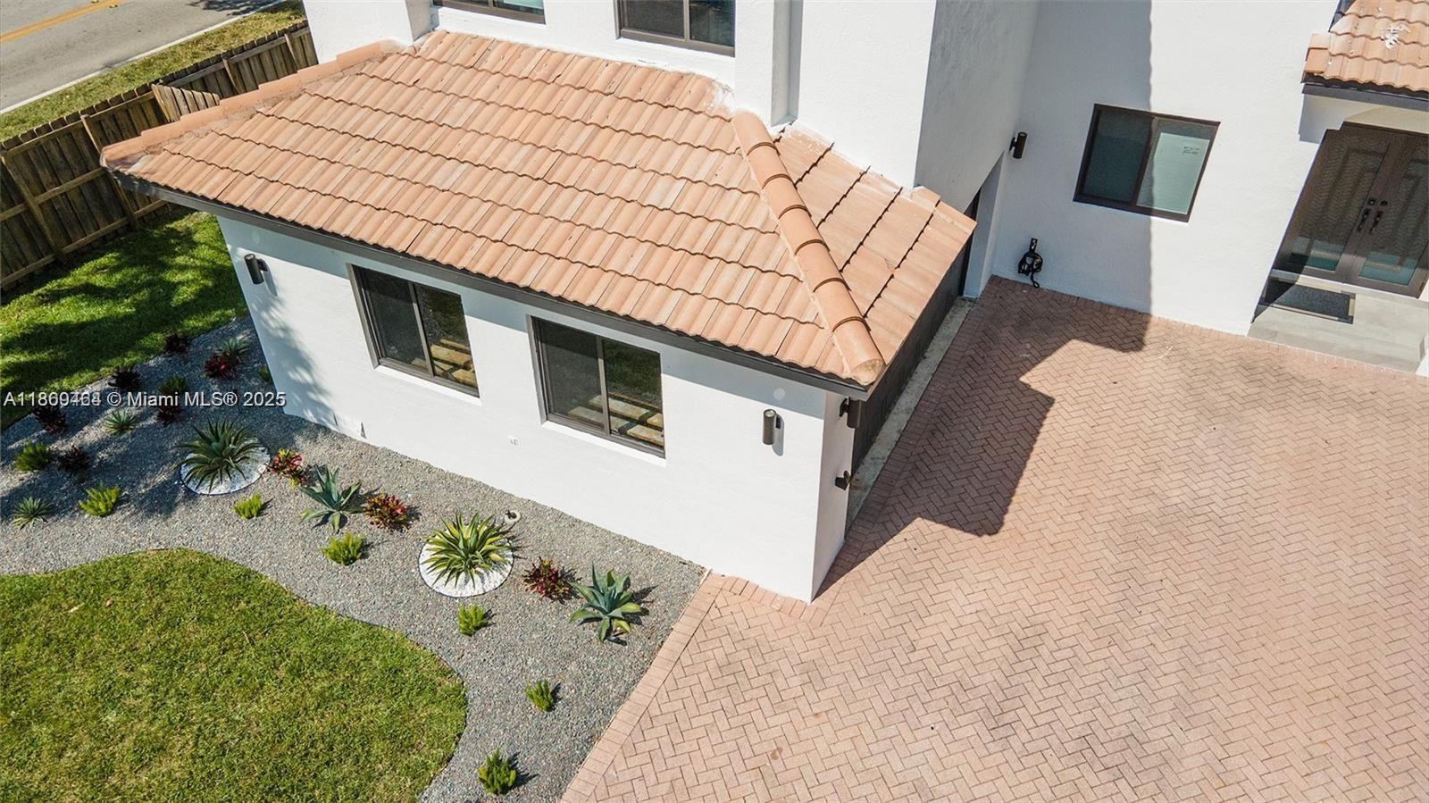 VALENTINES SUB B-29 - Residential Lease