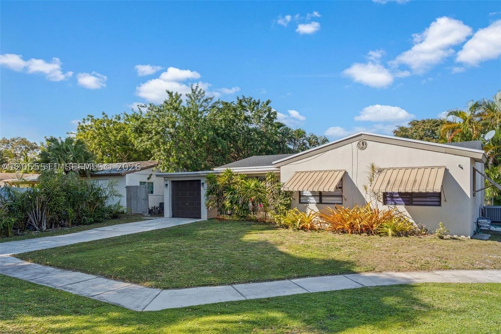 Photo of 3035 Hayes St, Hollywood, FL 33021 (MLS # A12055511)