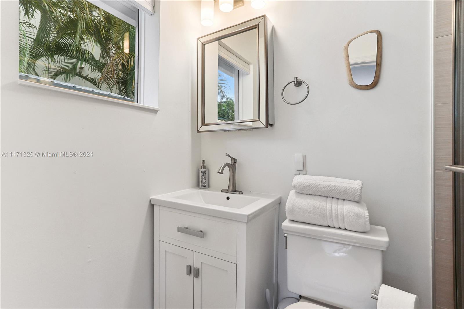 SEVEN ISLES - Residential