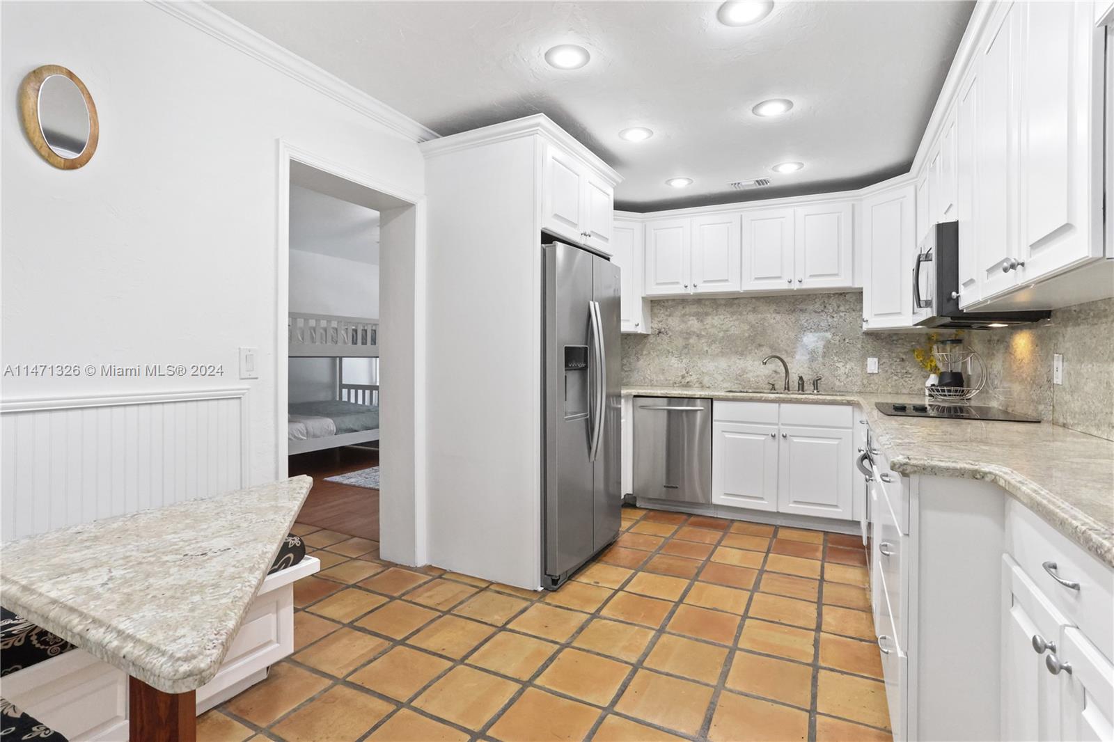 SEVEN ISLES - Residential