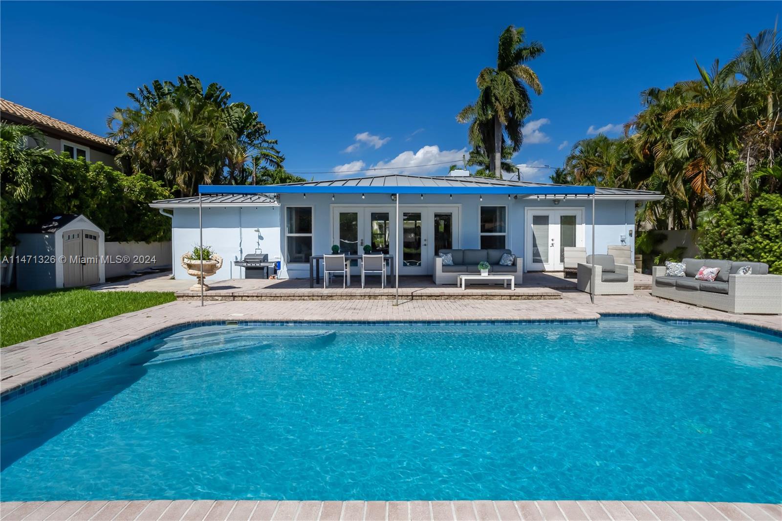 SEVEN ISLES - Residential