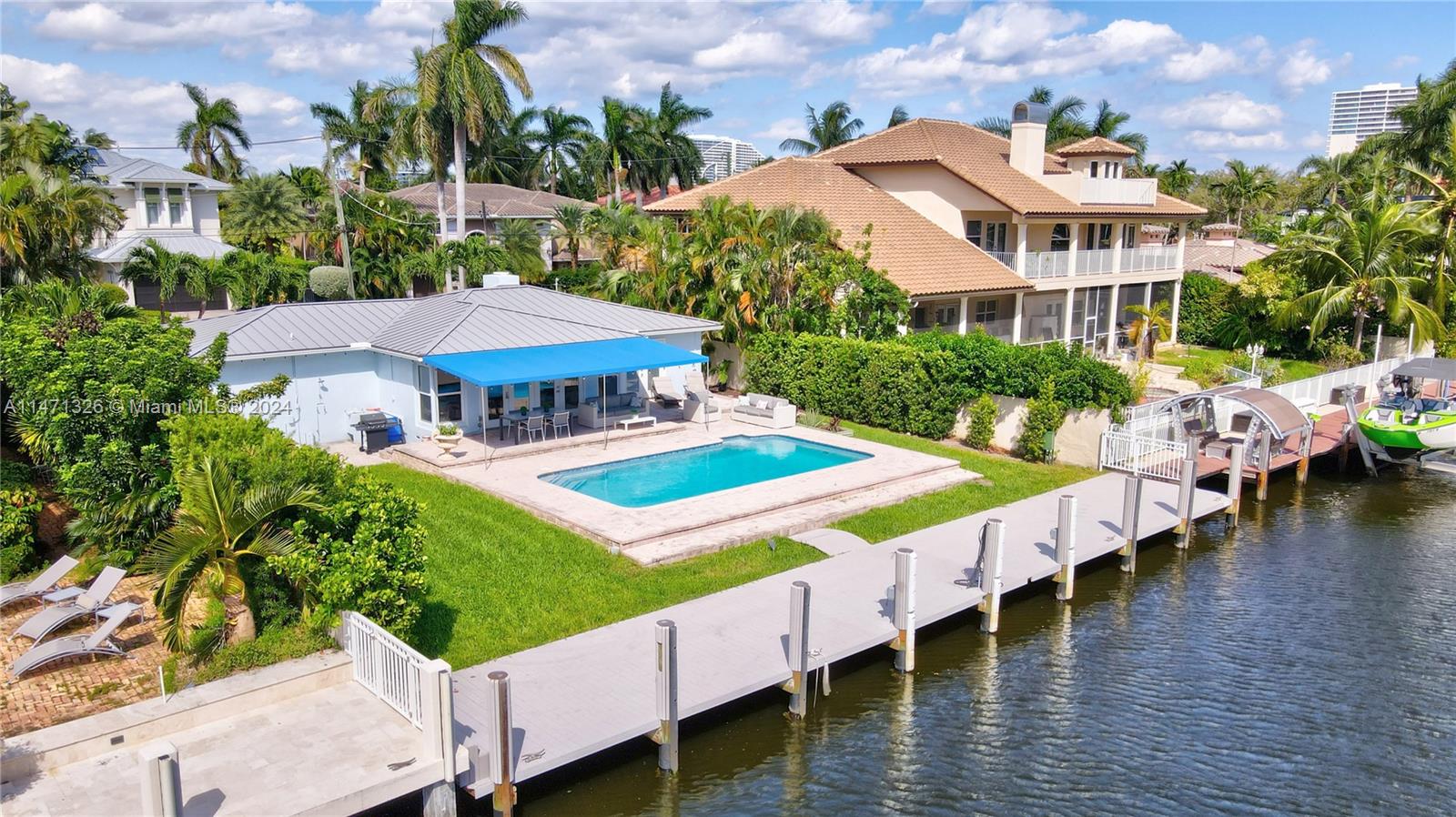 SEVEN ISLES - Residential