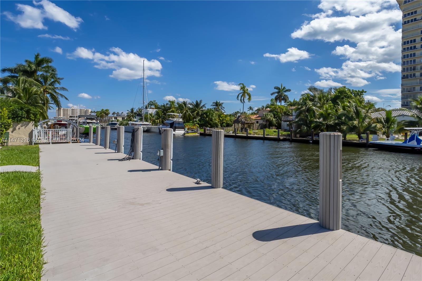 SEVEN ISLES - Residential