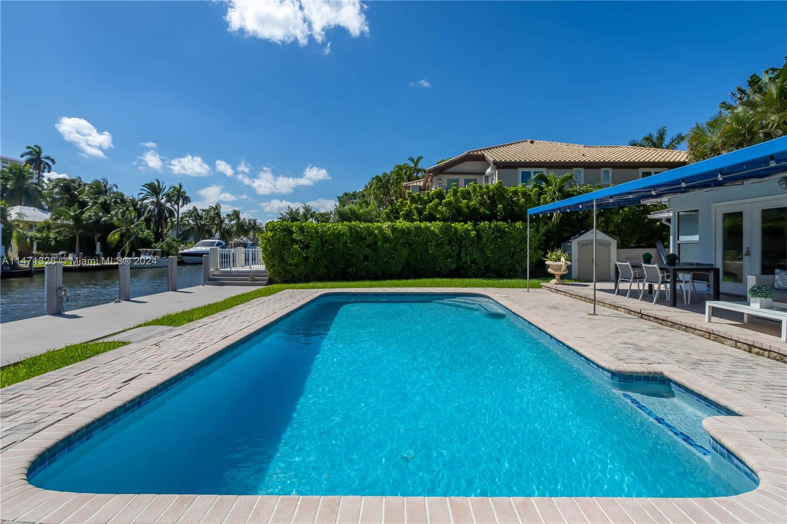 SEVEN ISLES - Residential