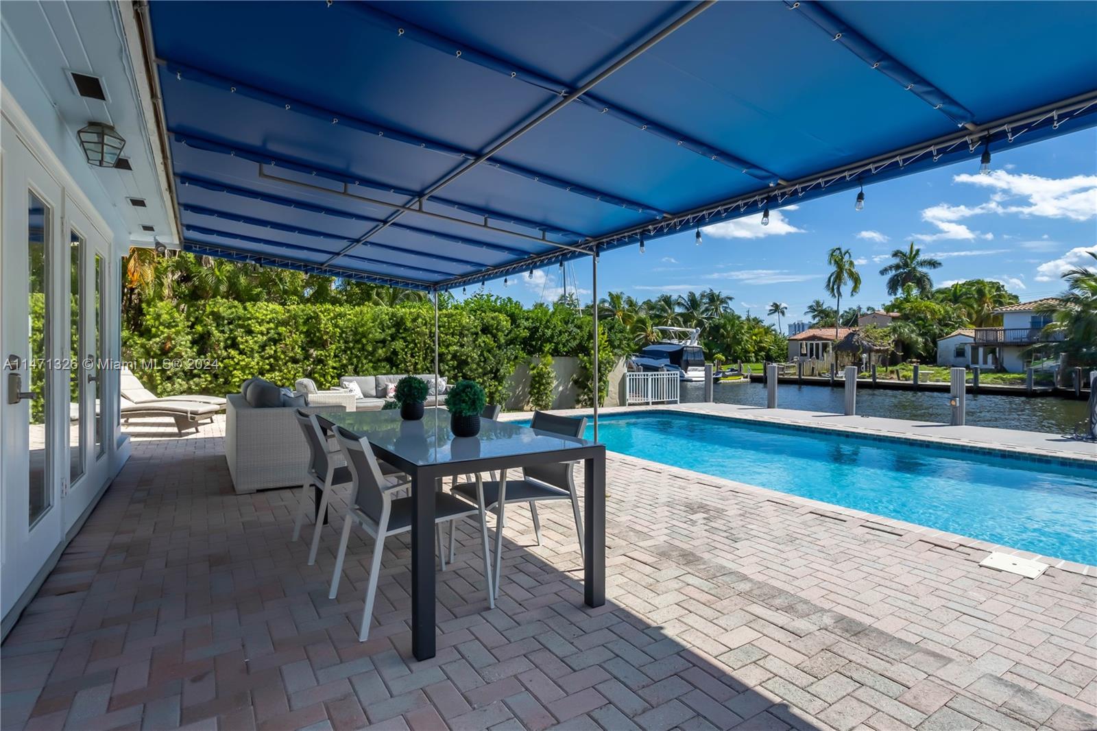 SEVEN ISLES - Residential