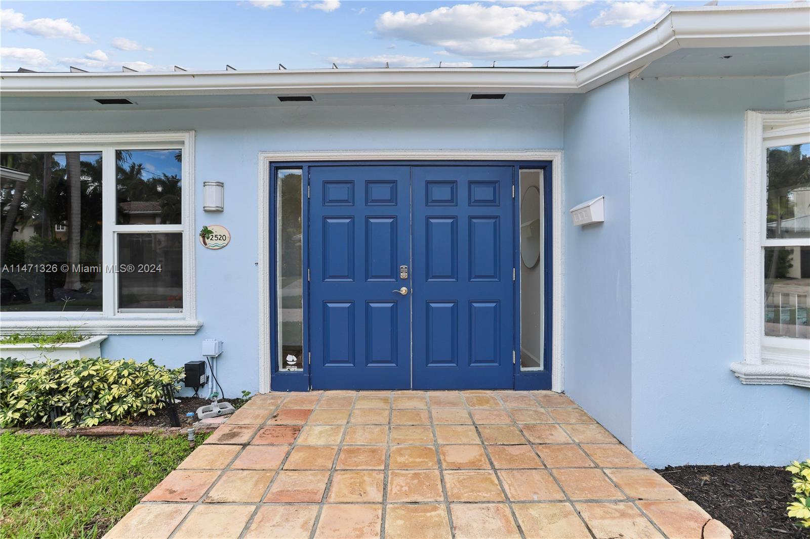 SEVEN ISLES - Residential