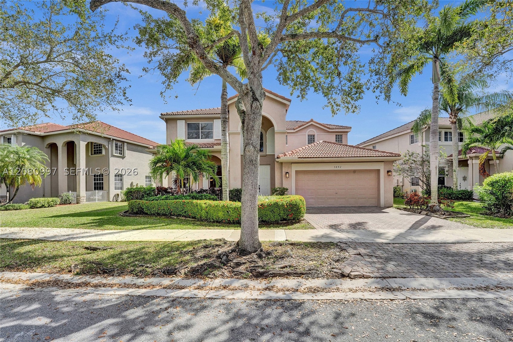 3892 Falcon Ridge Cir, Weston FL 33331