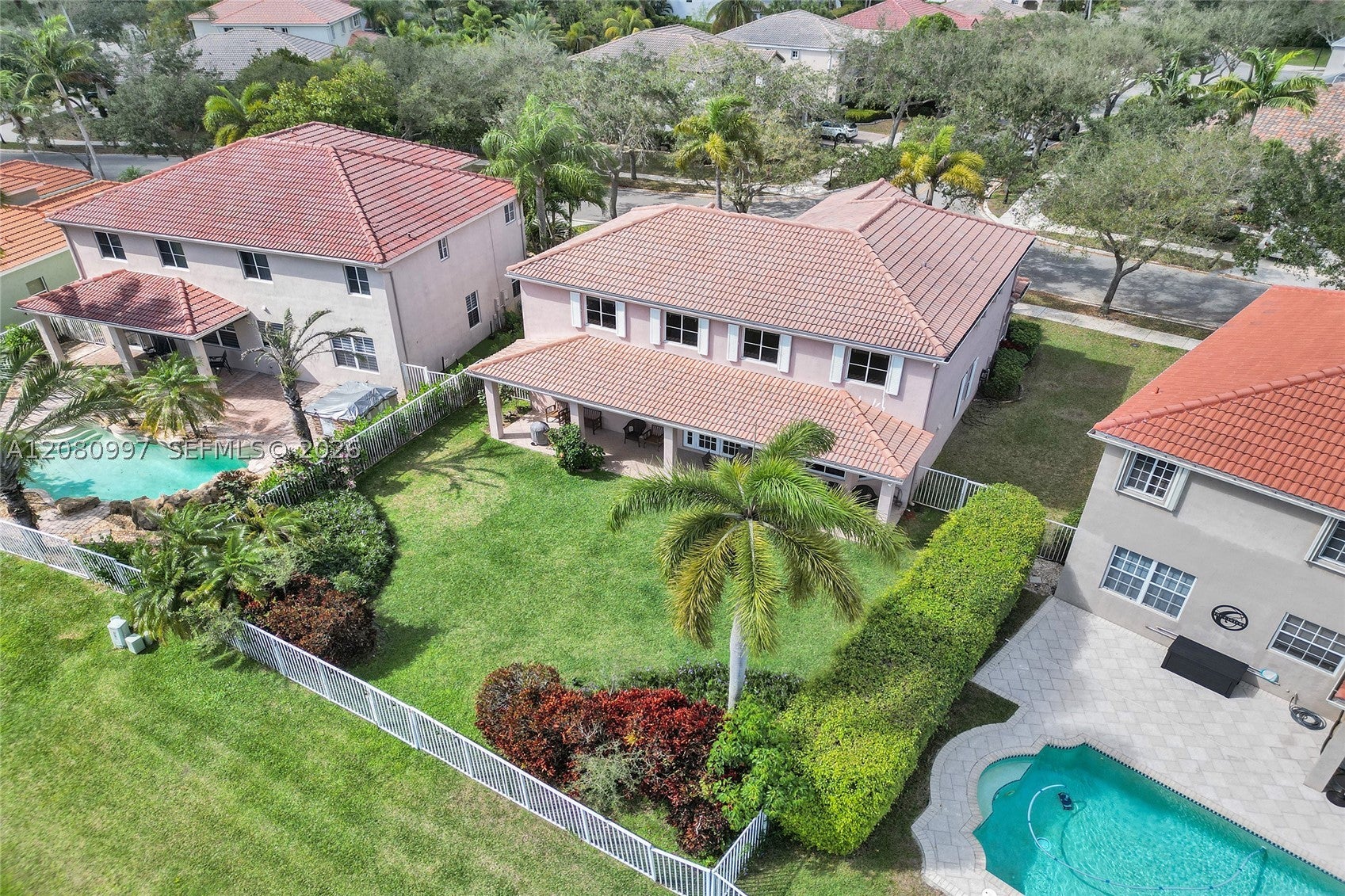 3892 Falcon Ridge Cir