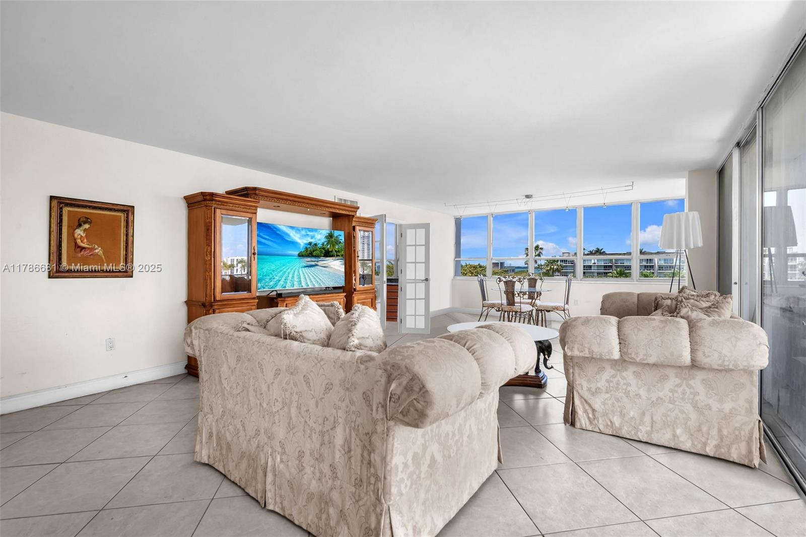 11 Island Ave 512