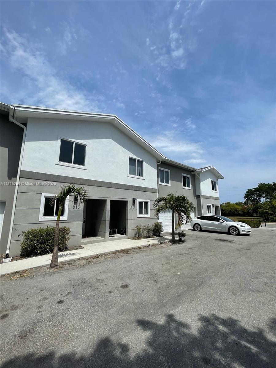 811 NW 3rd Ave