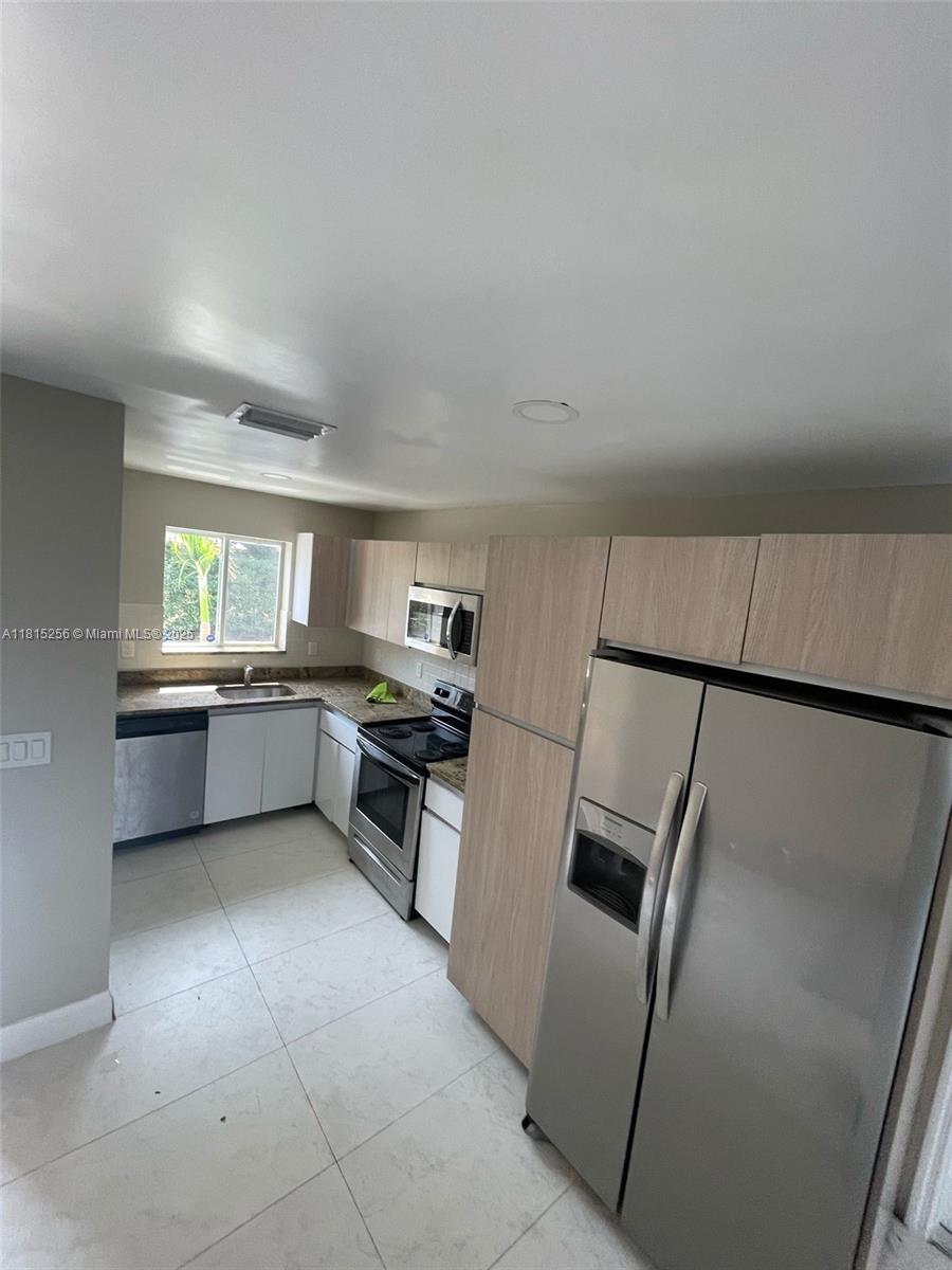 811 NW 3rd Ave