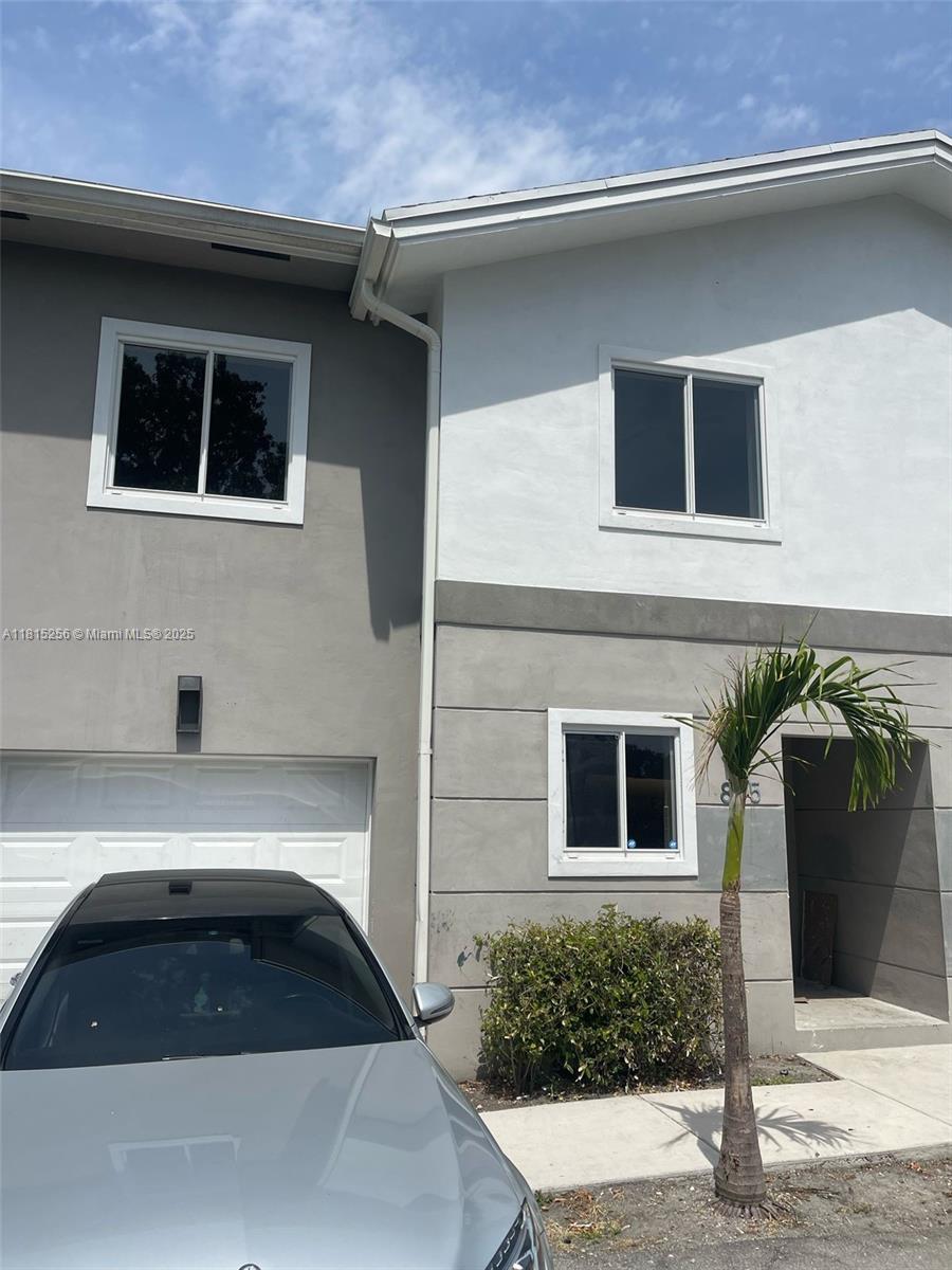 811 NW 3rd Ave