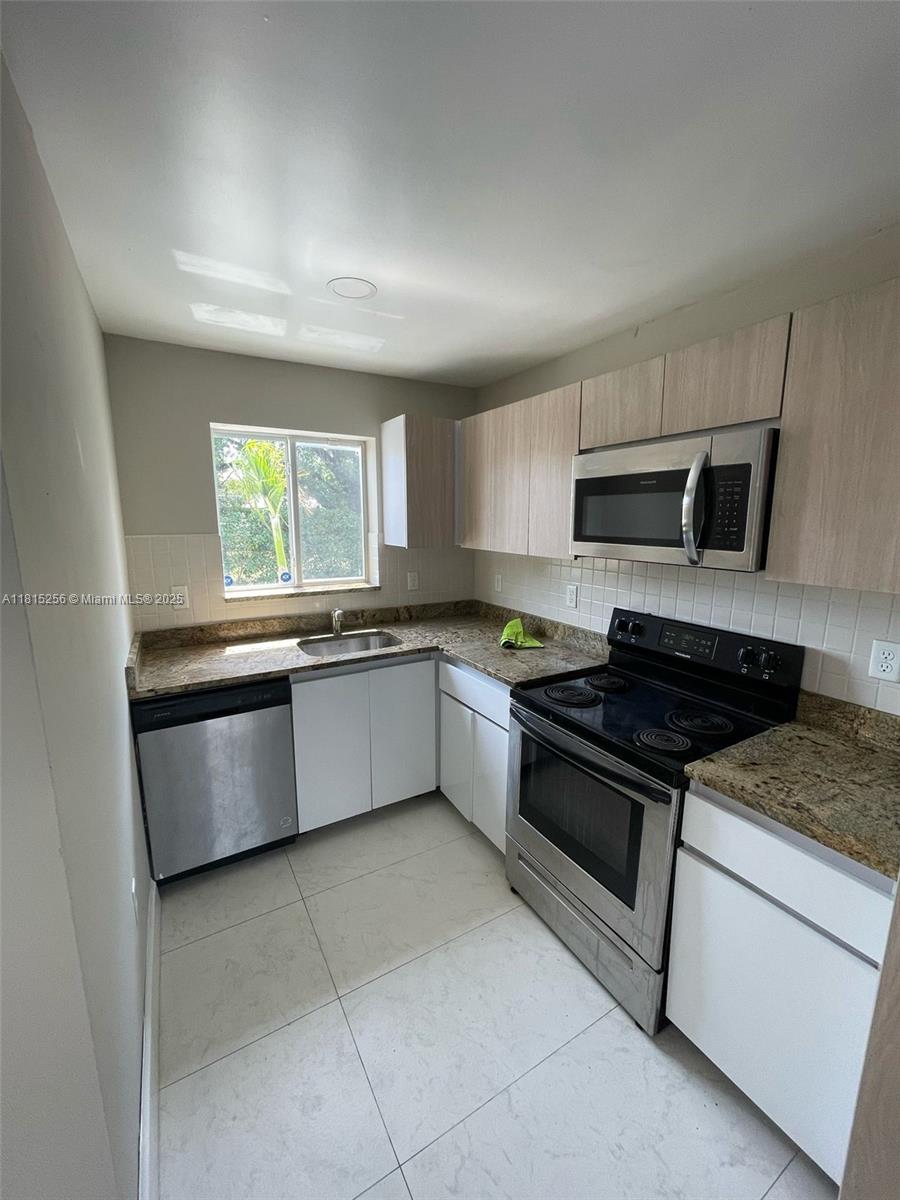 811 NW 3rd Ave