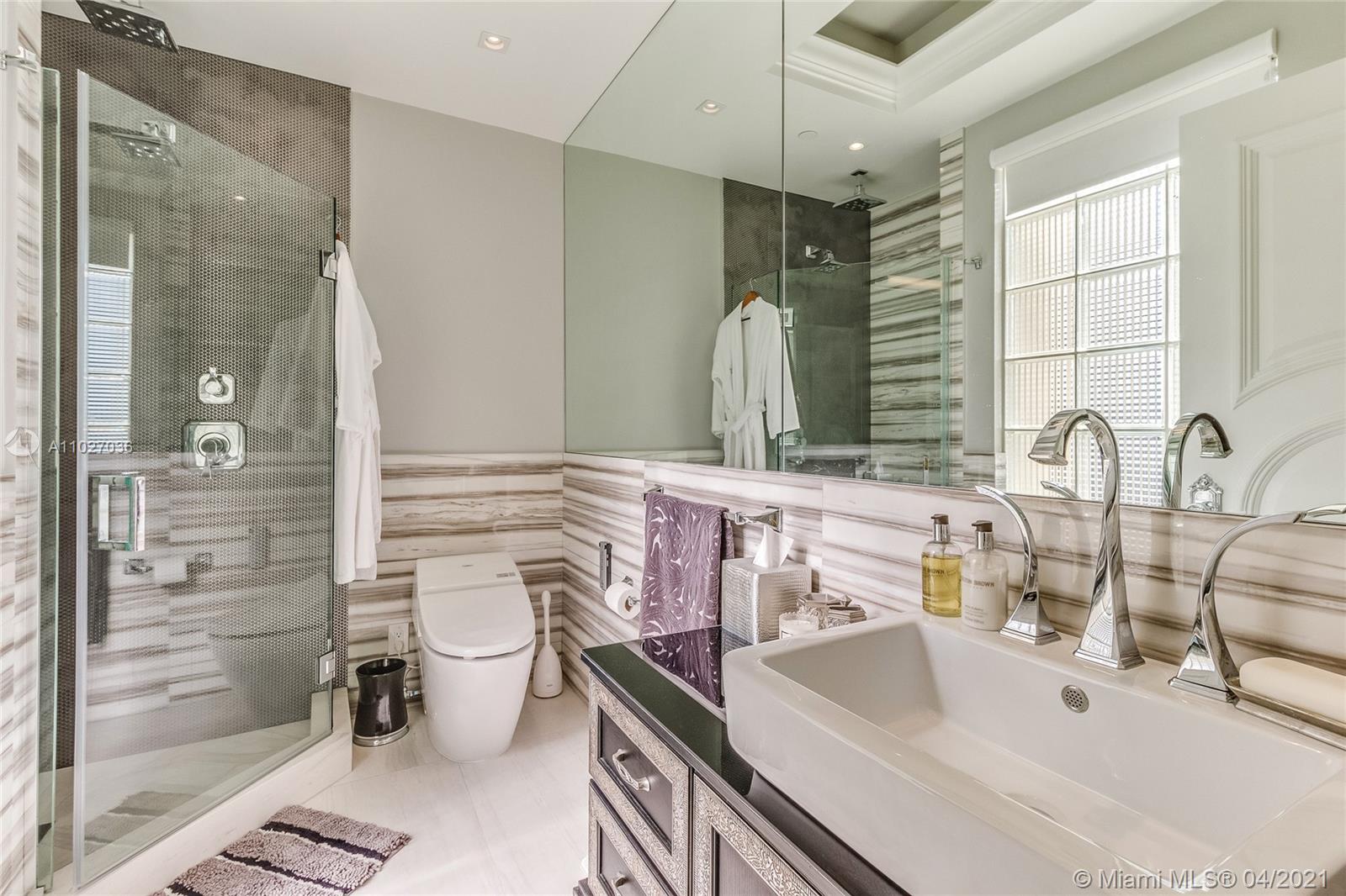 IL VILLAGGIO - Residential Lease