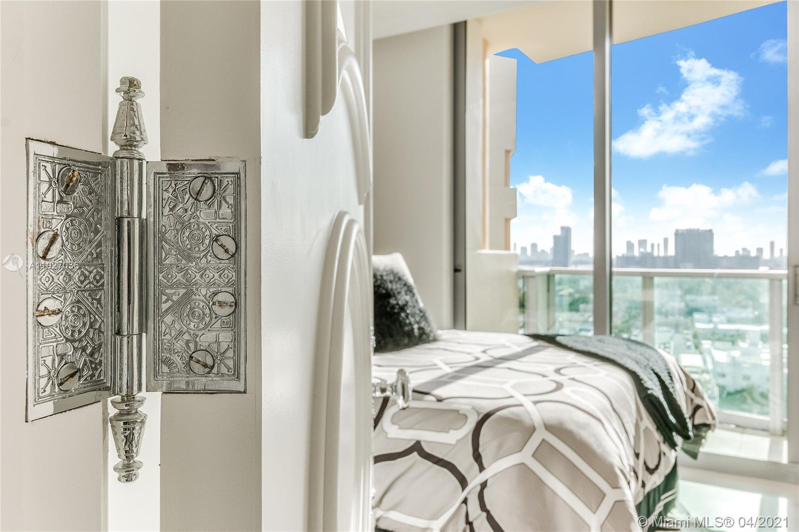 IL VILLAGGIO - Residential Lease