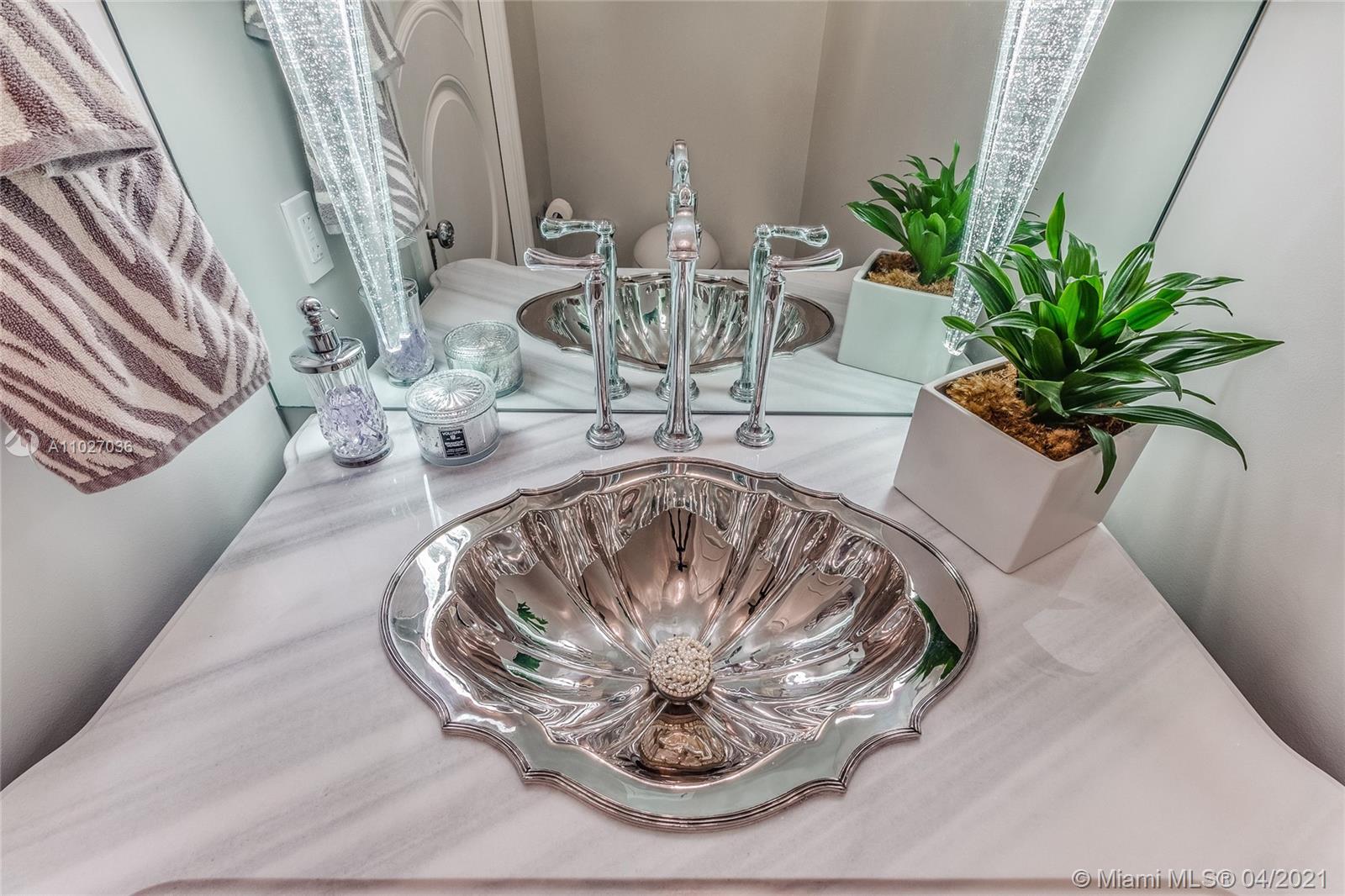 IL VILLAGGIO - Residential Lease