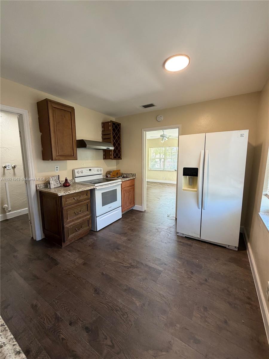 DEERFIELD HIGHLANDS - Residential Lease