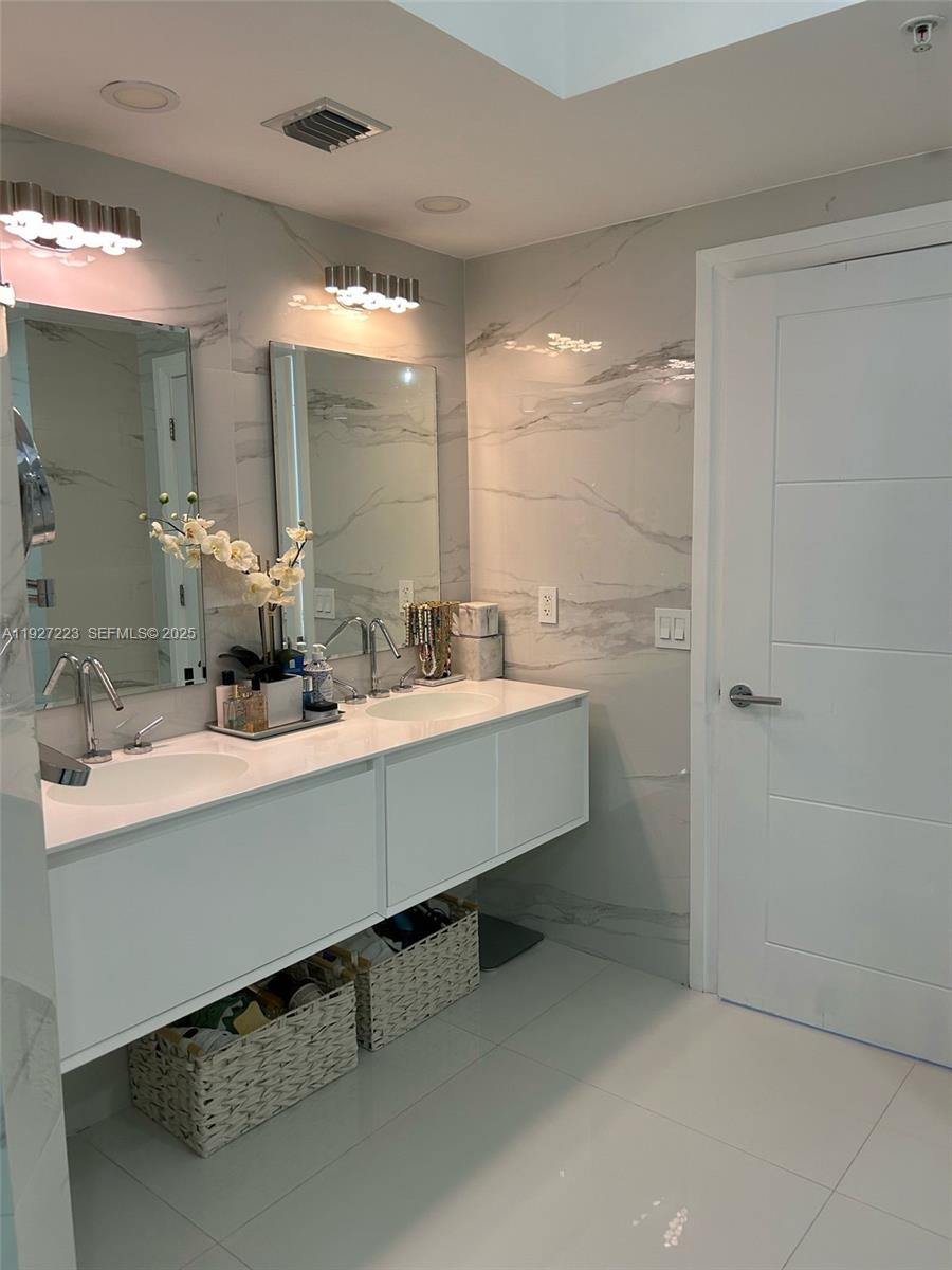 17555 Atlantic Blvd 1001