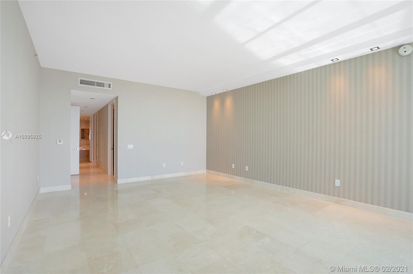 THE RESIDENCES AT THE BAT - Residential