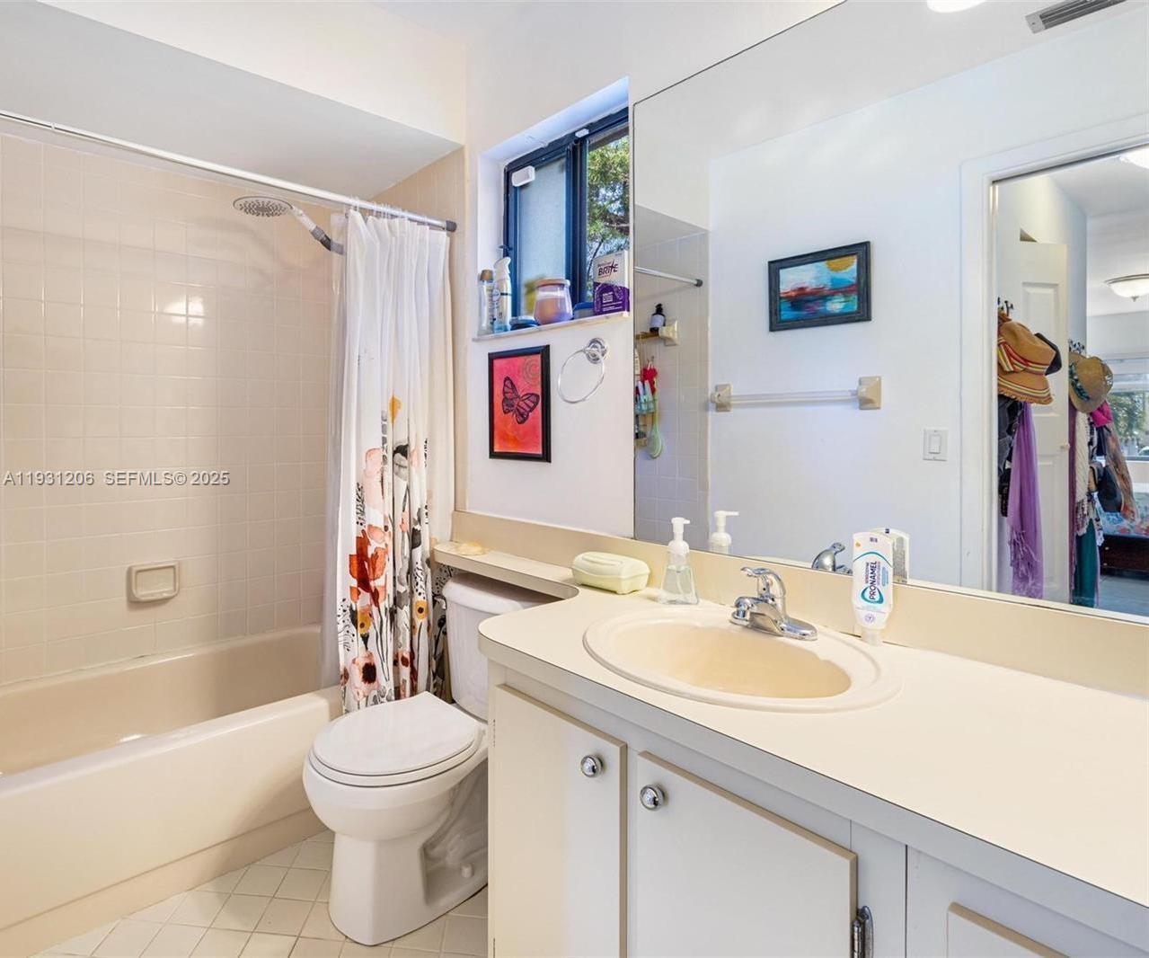 LAKES BY THE BAY SEC 3 - Residential Lease