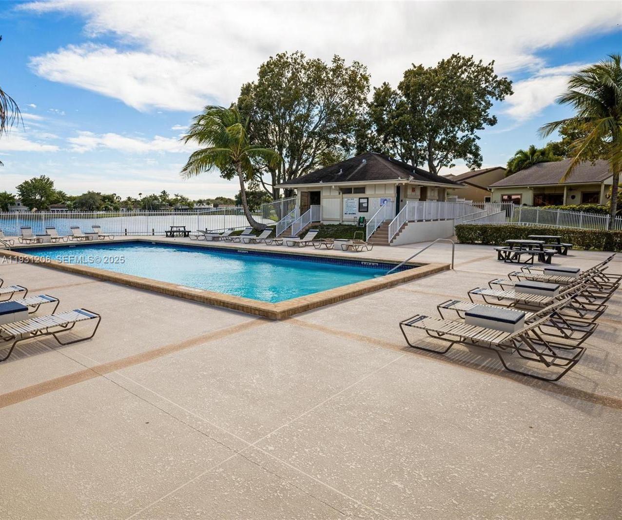 LAKES BY THE BAY SEC 3 - Residential Lease